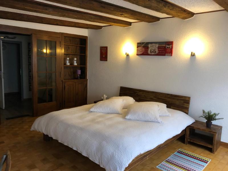 Double Room image 3