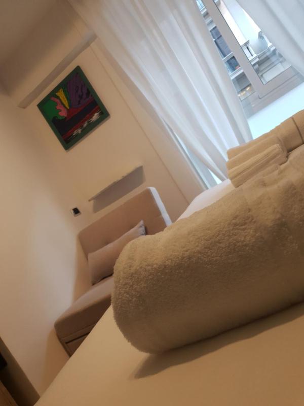 Deluxe Double Room with Extra Bed image 2