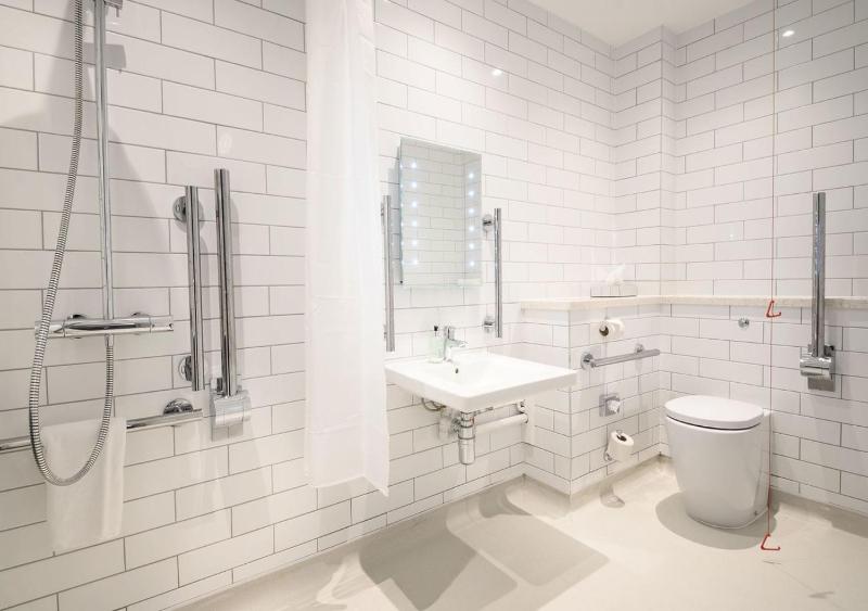 Double Room - Disability Access image 4