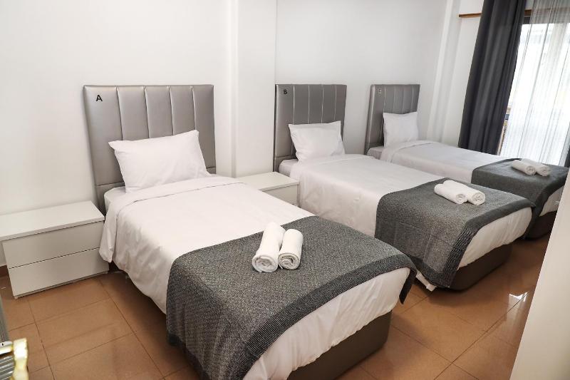 Single Bed in Mixed Dormitory Room image 3