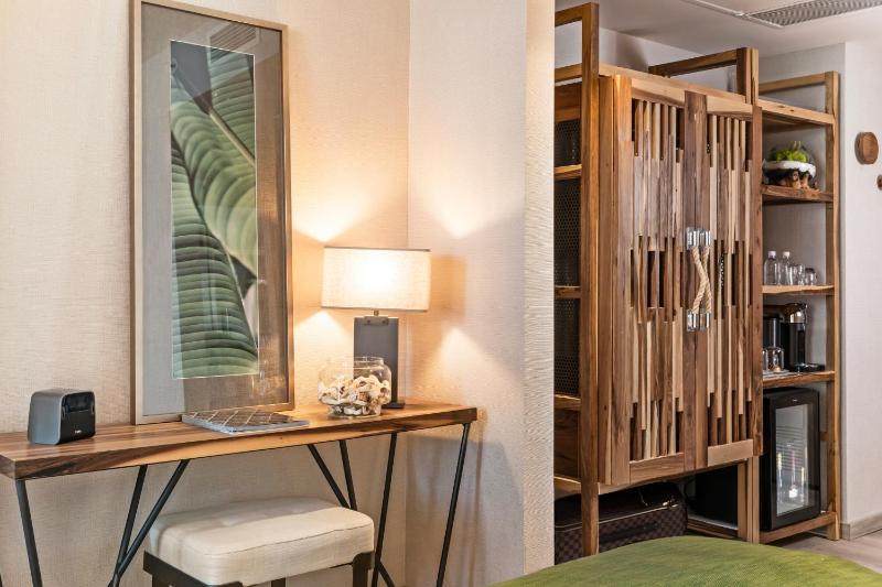 Double or Twin Room with Pool View image 2