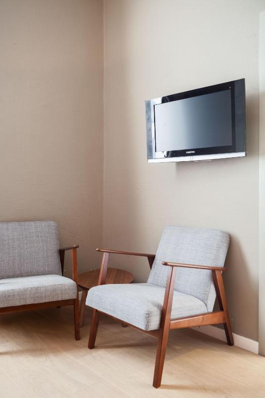 Large Double Room image 3