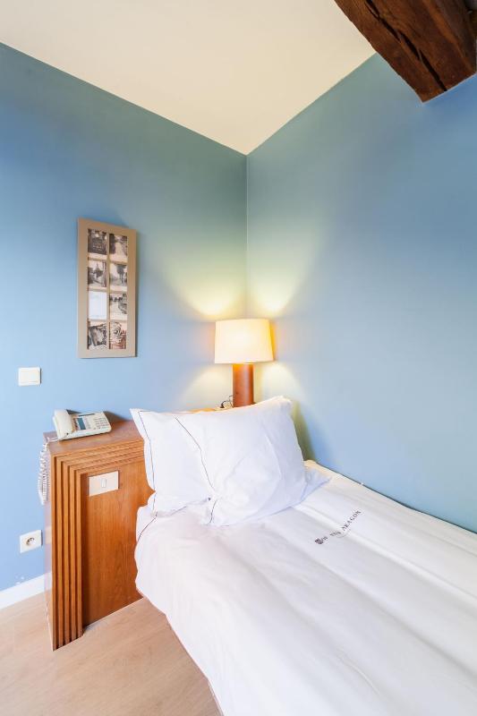 Standard Single Room image 2