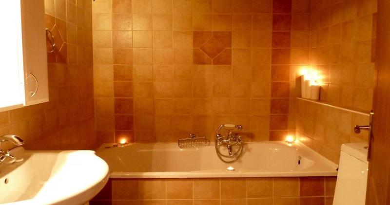 Studio with Spa Bath image 2