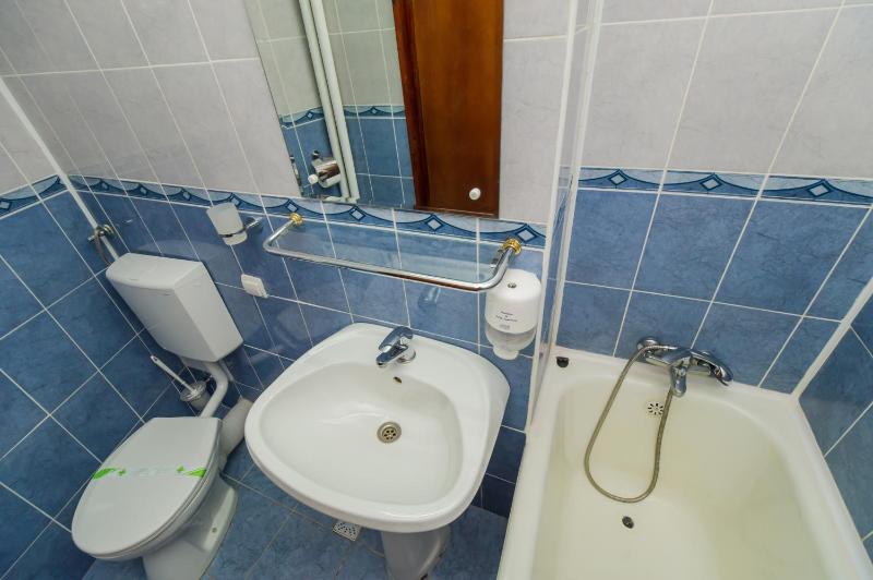Double Room image 2