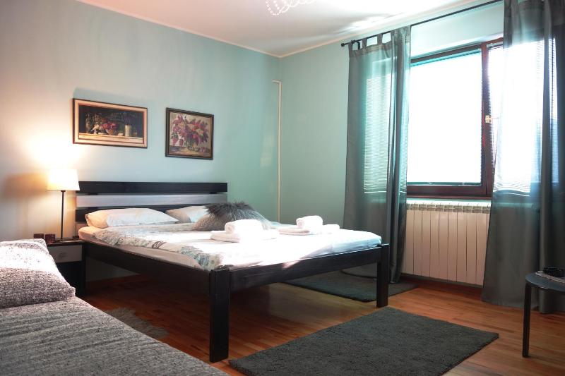 Superior King Room image 3