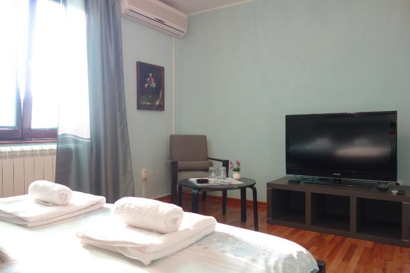 Superior King Room image 4
