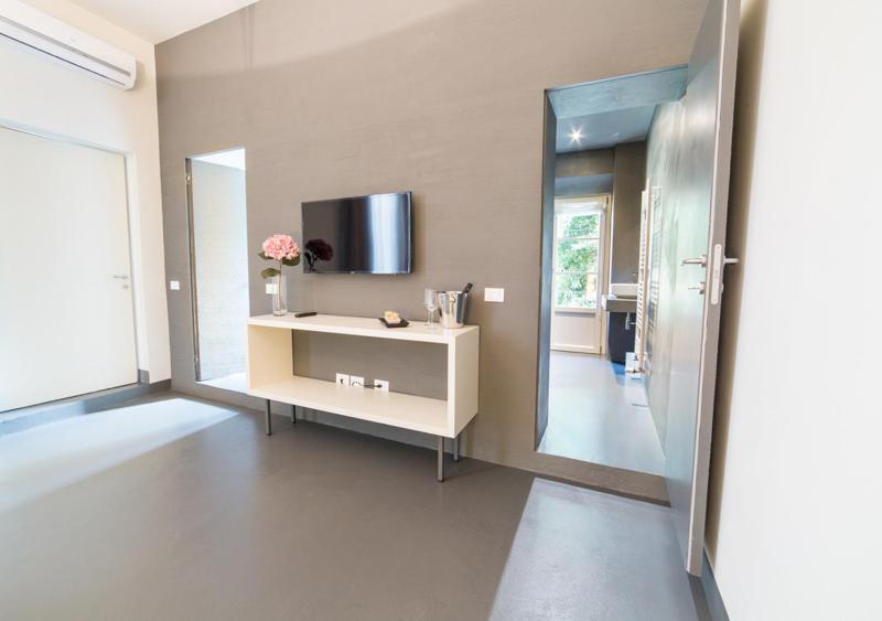 Junior Suite with Garden View image 4