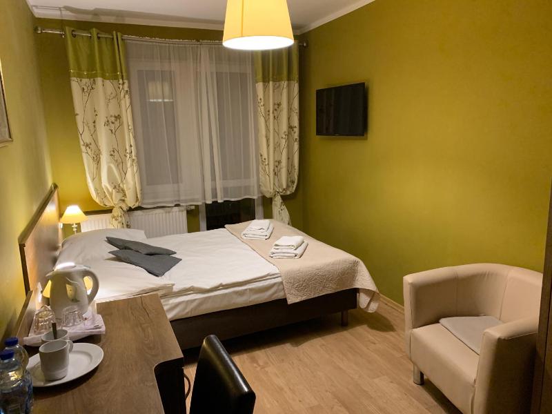 Double Room with Balcony image 1