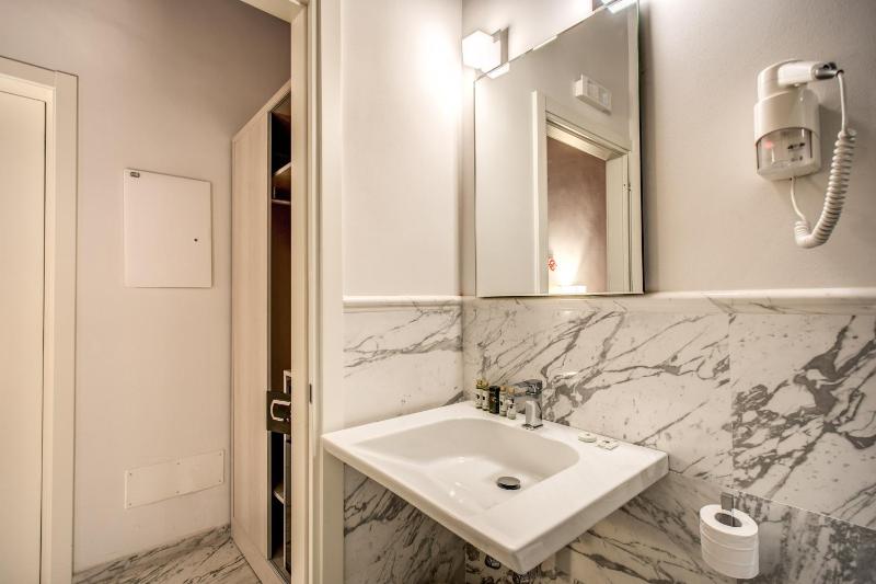 Budget Double Room image 2