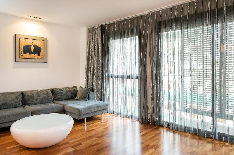 Stay U-nique Apartments Plaça de Tetuan - image 1