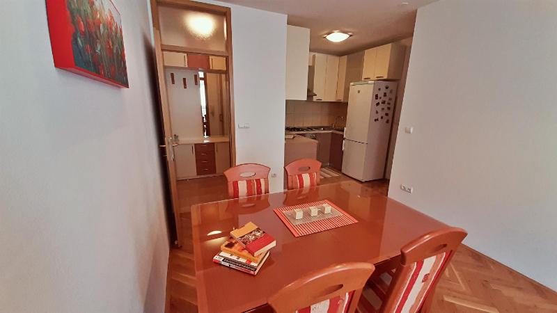 Apartment Jen - image 27