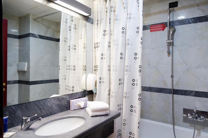 Triple Room image 2