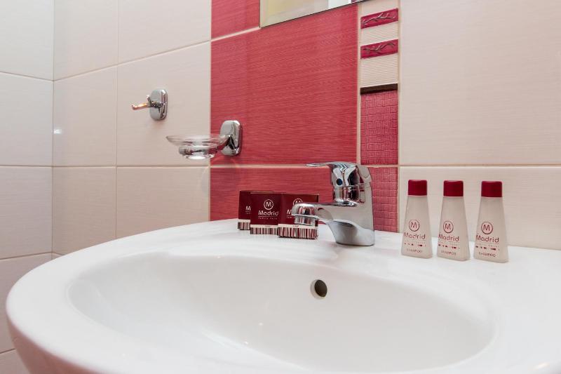 Junior Suite with Balcony image 3