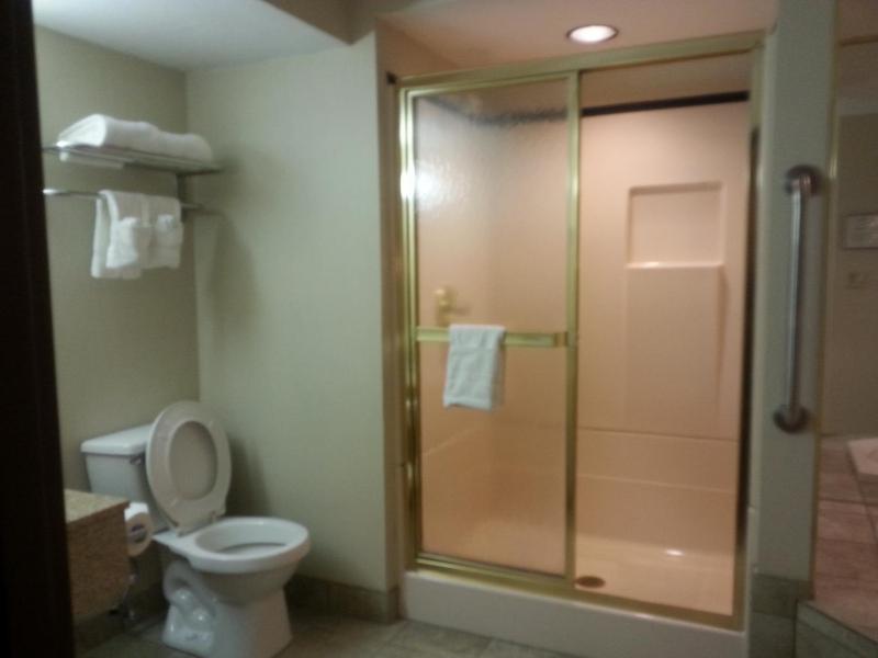 King Room - Non-Smoking image 3