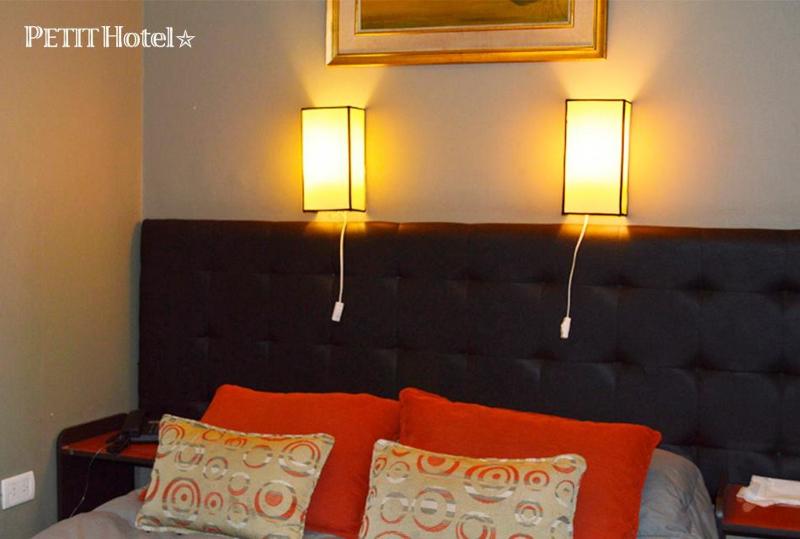 Hotel Petit - image 8