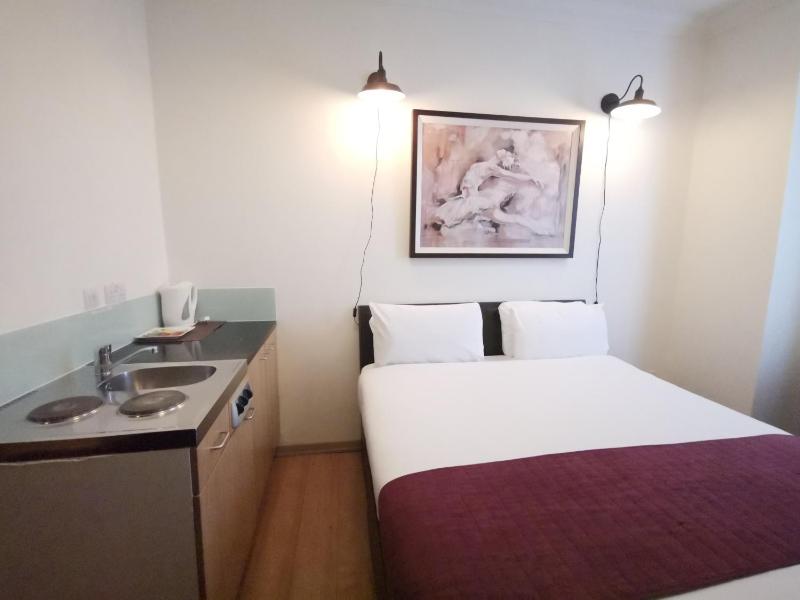 Double Room image 1