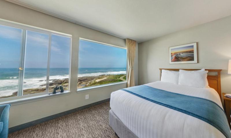 Superior Queen Room with Two Queen Beds image 2