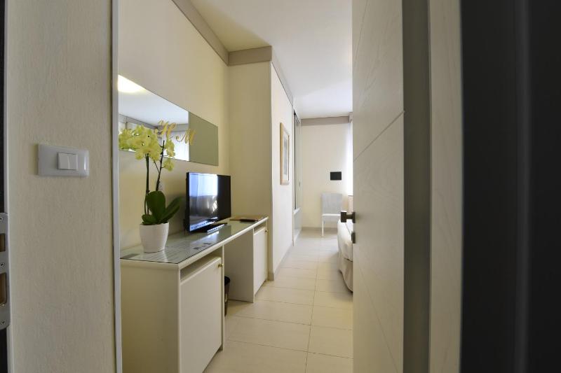 Comfort Triple Room image 4