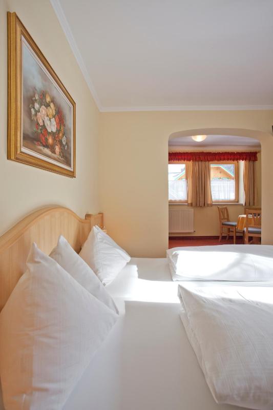 Family Room (2 Adults + 2 Children) image 1