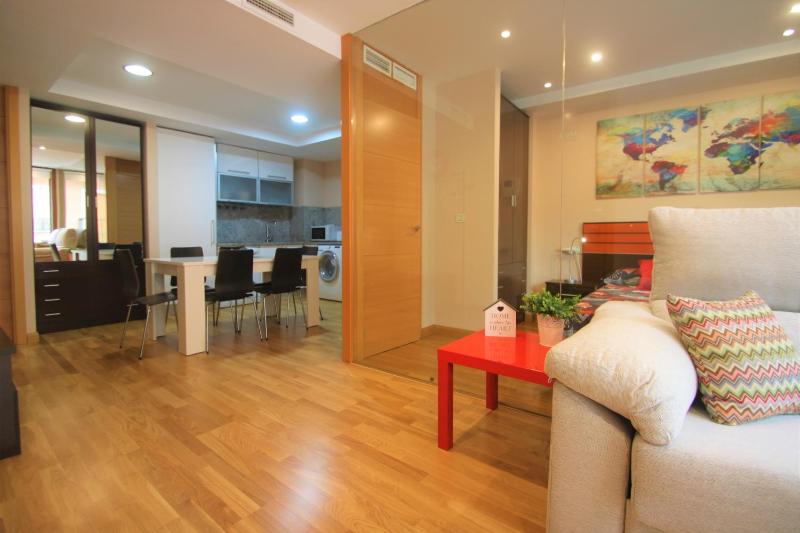 Modern CasaTuris Apartment with Castle Views A131 - image 2