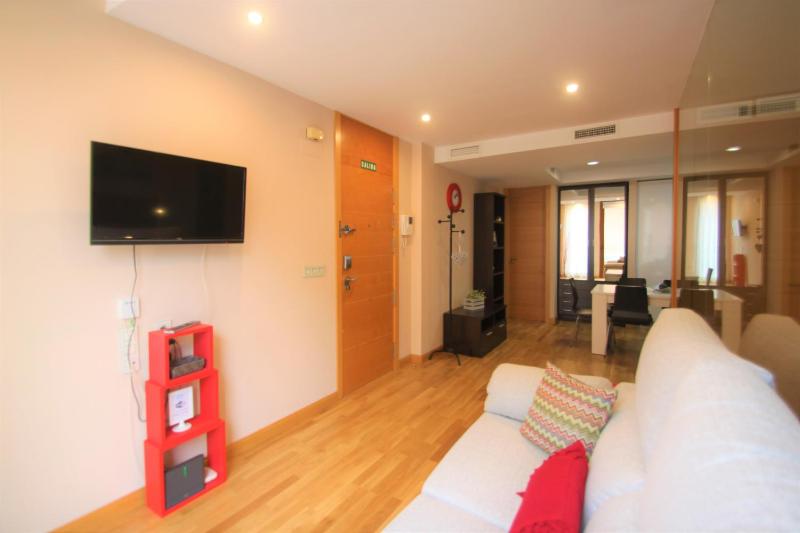 Modern CasaTuris Apartment with Castle Views A131 - image 3