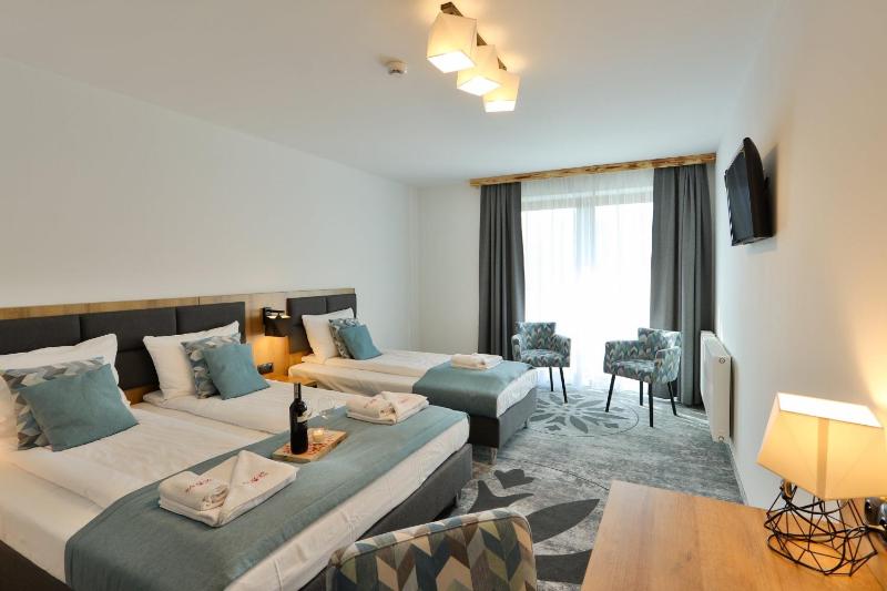 Standard Triple Room image 1