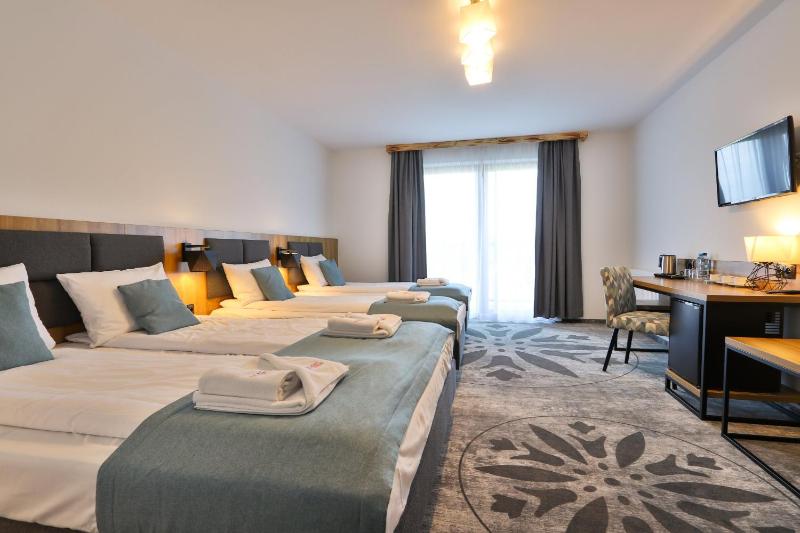 Standard Quadruple Room image 1