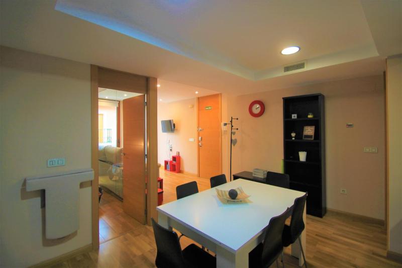 Modern CasaTuris Apartment with Castle Views A131 - image 7
