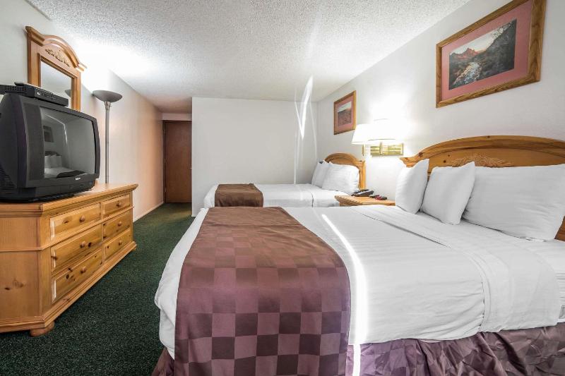 Standard Double Room with Two Double Beds - Non Smoking image 2