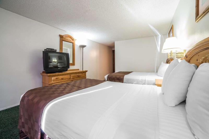 Standard Double Room with Two Double Beds - Non Smoking image 3