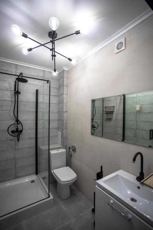 One-Bedroom Apartment image 1