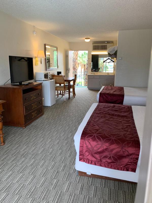 Standard Double Room image 2