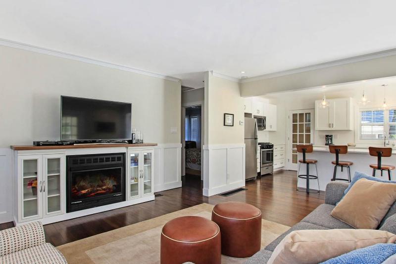 Two Bedroom House image 4