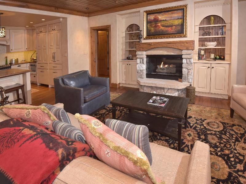 Bright Ski in out Condo 3Br 35Ba - image 39