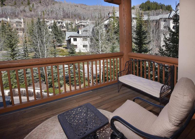 Bright Ski in out Condo 3Br 35Ba - image 16