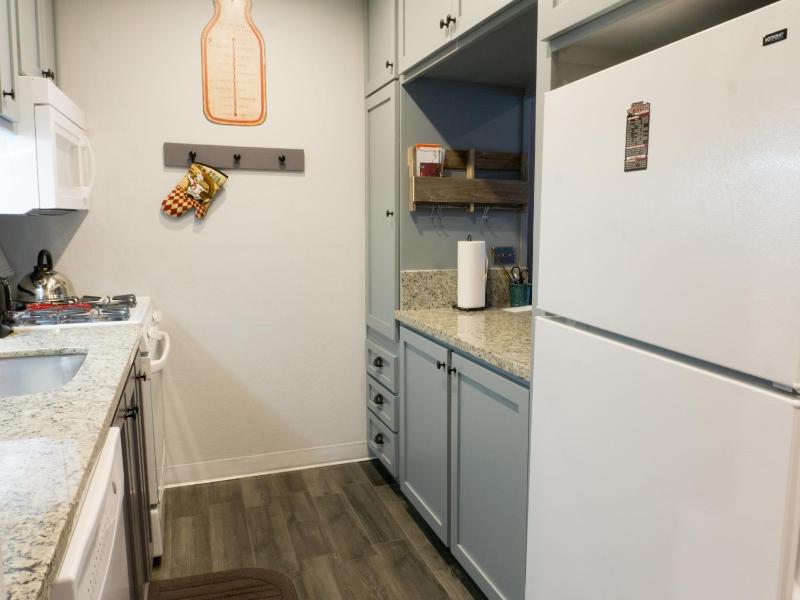 Charming Studio Condo - image 15