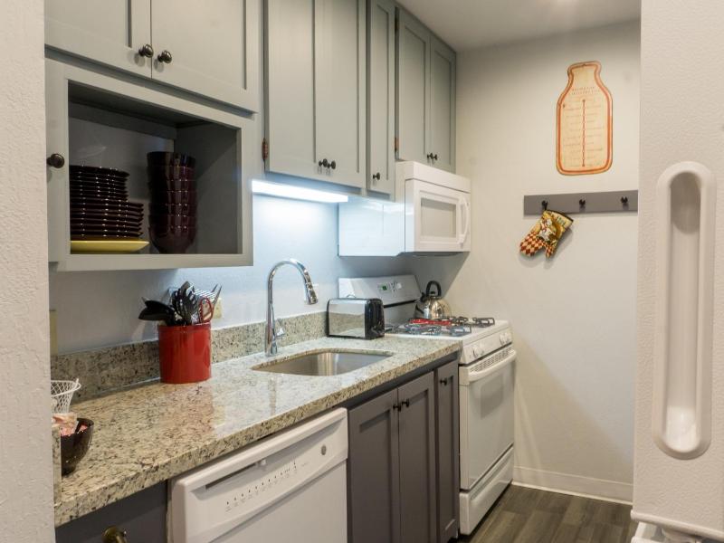 Charming Studio Condo - image 28