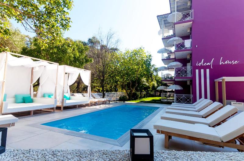Ideal House - image 9