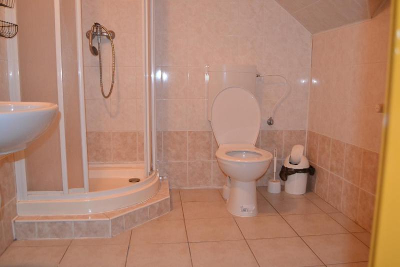 Two-Bedroom Apartment (7 Adults) image 3
