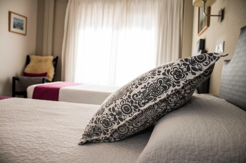 Double or Twin Room with Sea View image 2