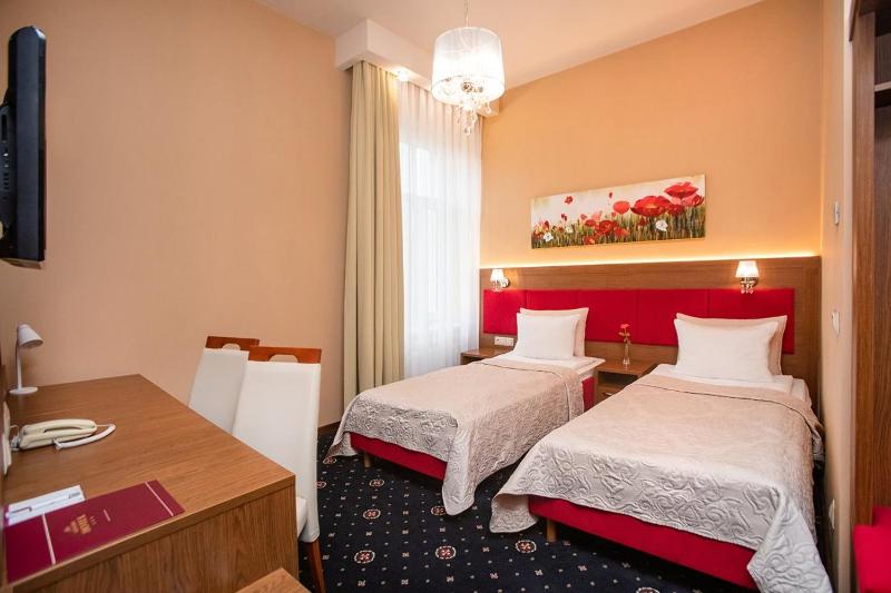 Double Room image 2