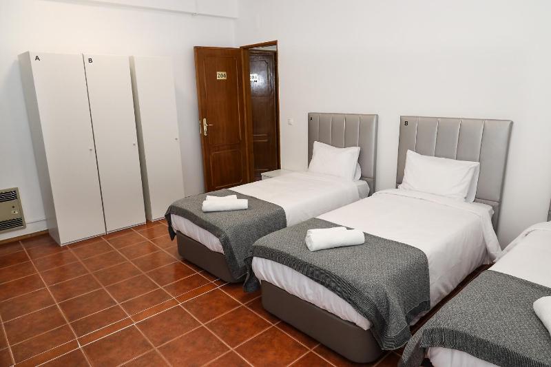 Triple Room with Shared Bathroom image 2