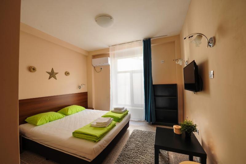 Best Rest Guest Rooms - image 12