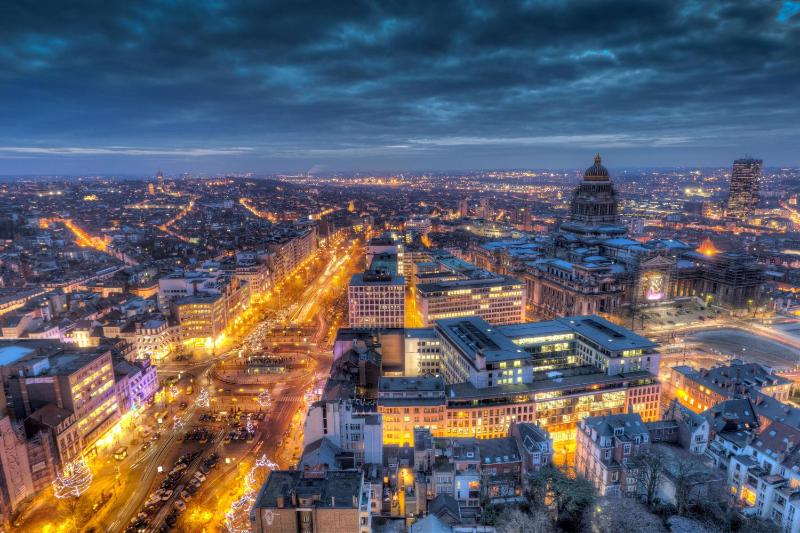 Deluxe Panorama Corner Room with Lounge Access image 4