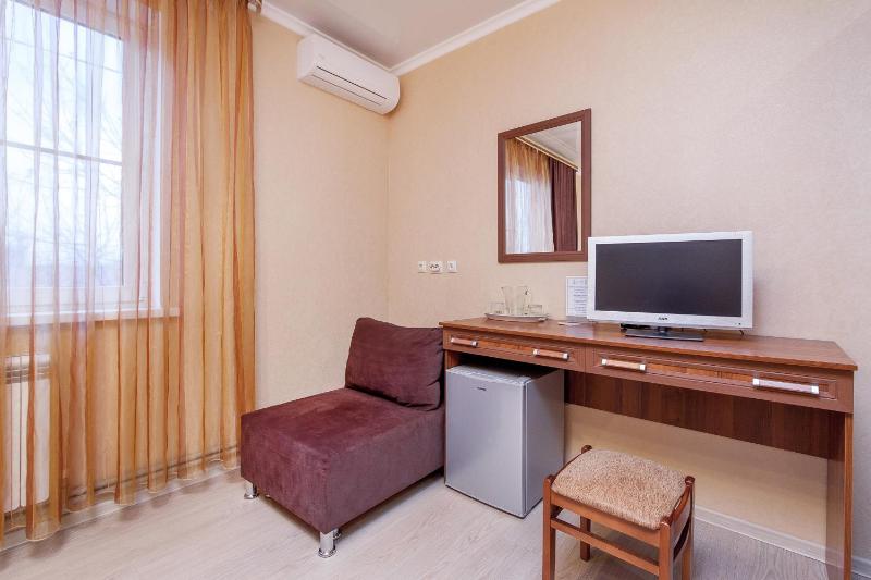 Standard Twin Room image 2