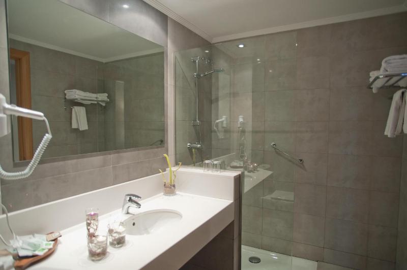 Comfort Double or Twin Room image 4