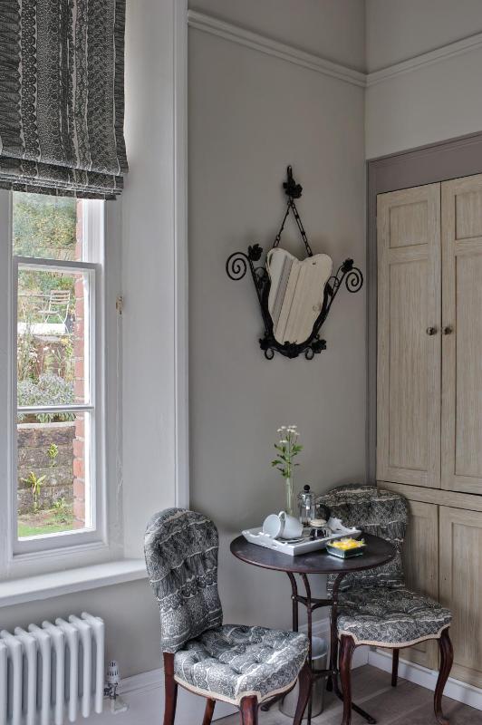 Luxury Double Room with Garden View - First Floor image 2