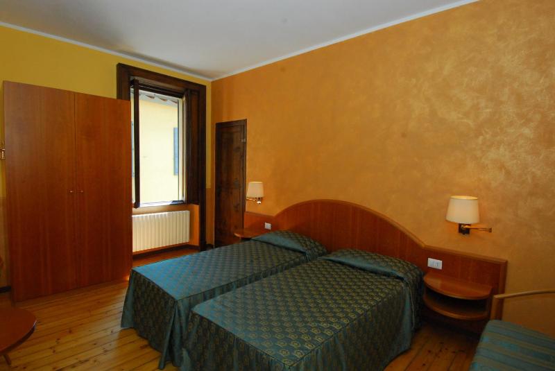 Double or Twin Room with Shared Bathroom image 3