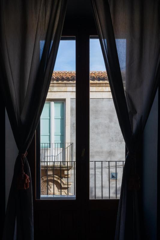 Large Double Room with Balcony and Private External Bathroom image 4